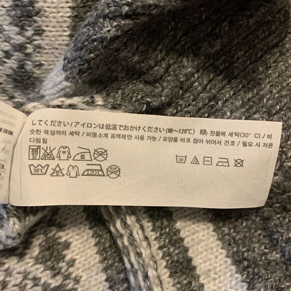 Abercrombie & Fitch hooded cardigan. Size small - Picture 9 of 10